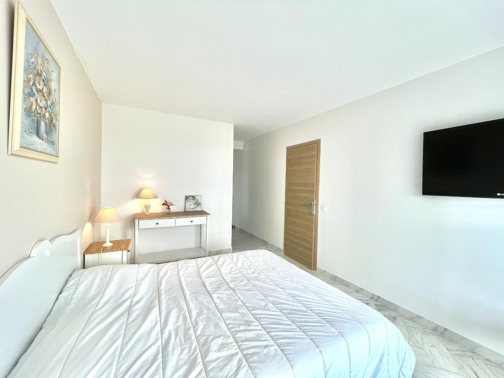 Apartment Vezelay 3 Luxury 3 Bedrooms, By Welcome To