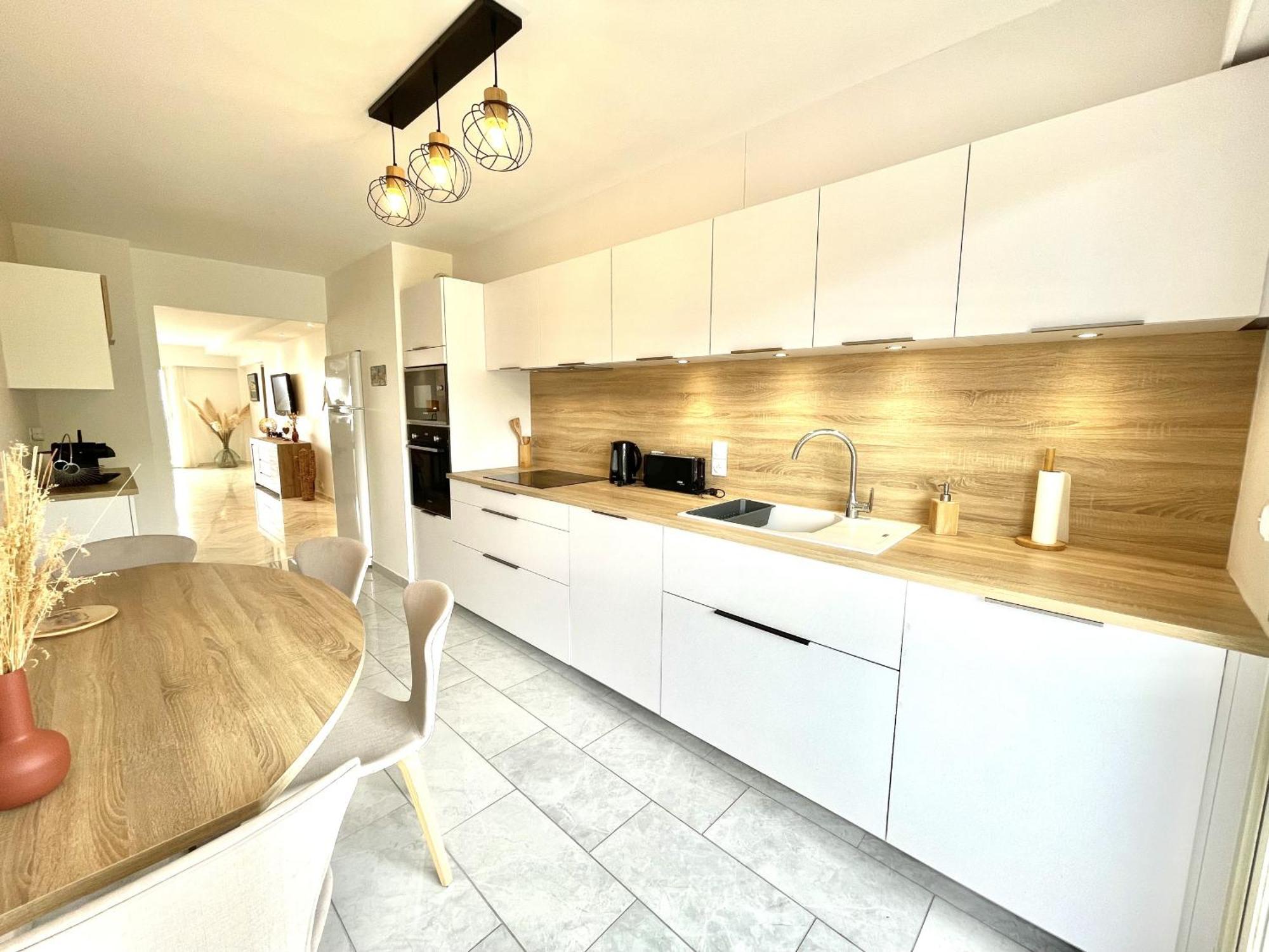 Vezelay 3 Luxury 3 Bedrooms, By Welcome To *