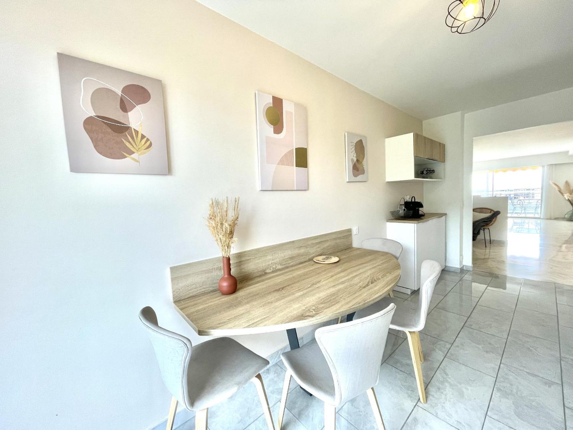 Apartment Vezelay 3 Luxury 3 Bedrooms, By Welcome To *