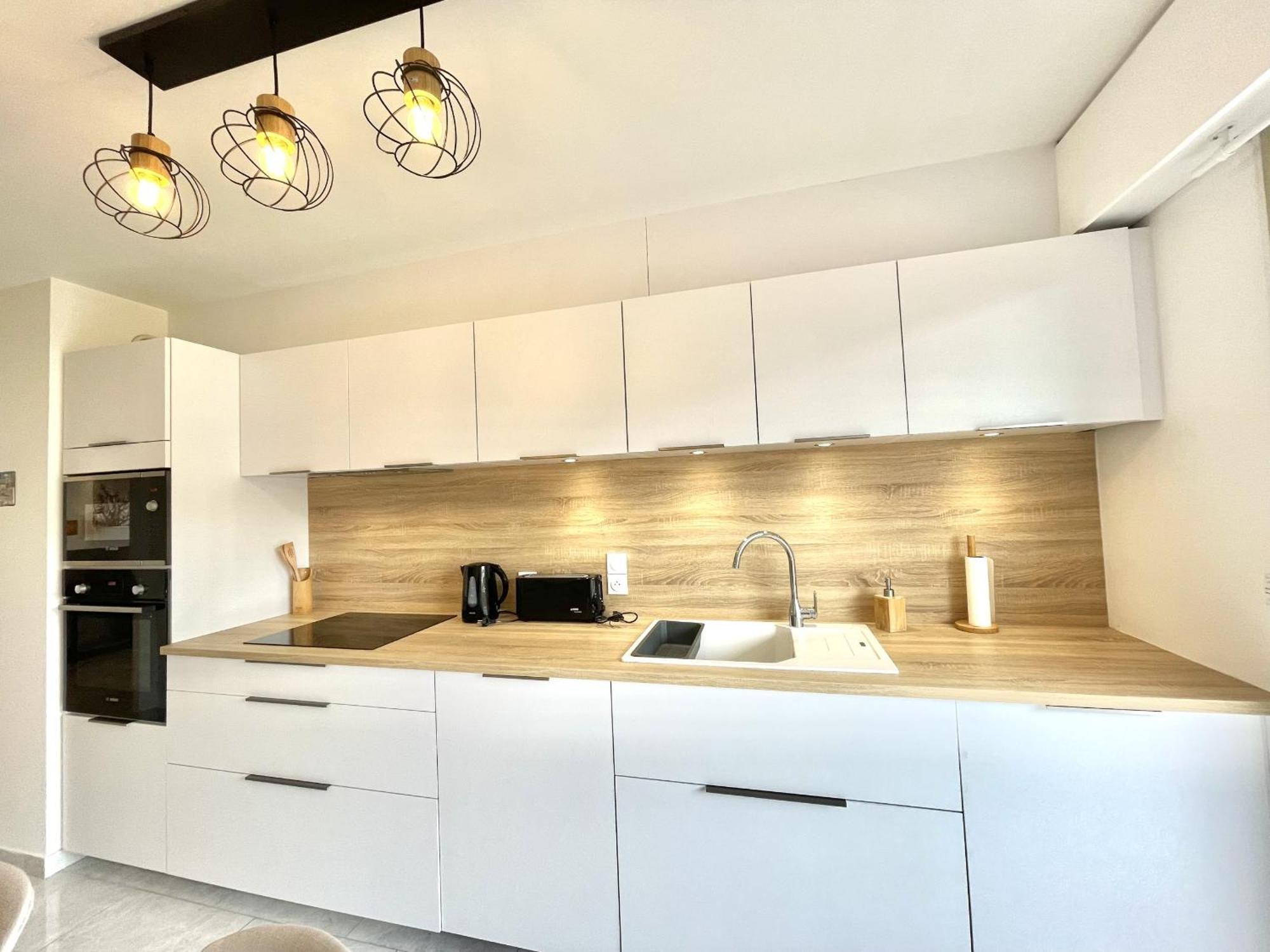 Vezelay 3 Luxury 3 Bedrooms, By Welcome To Apartment *