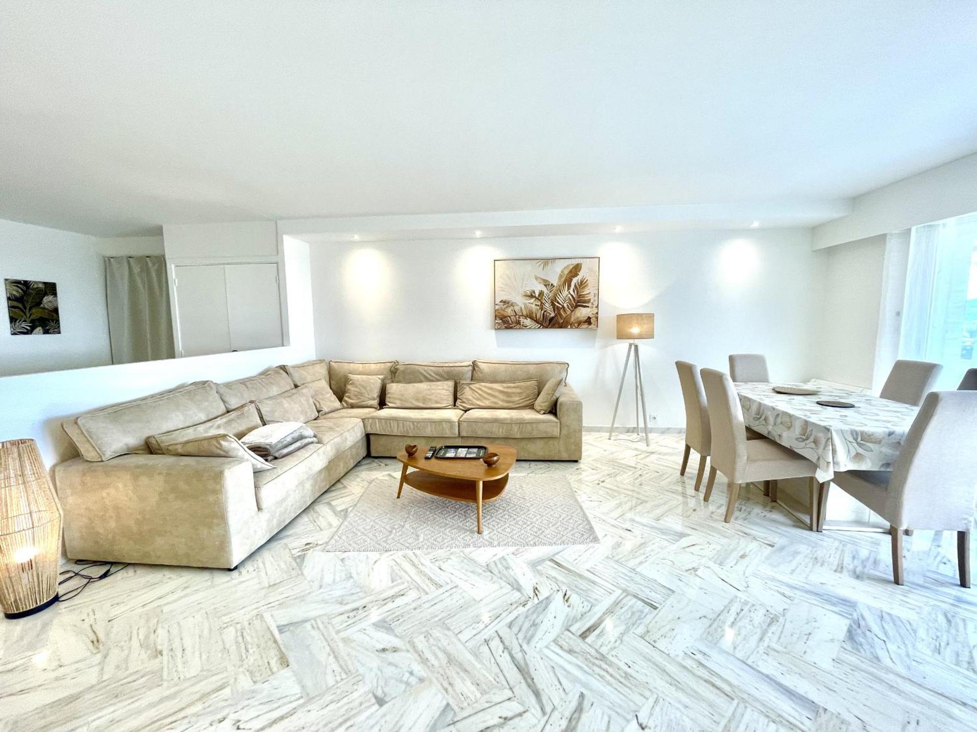 Vezelay 3 Luxury 3 Bedrooms, By Welcome To
